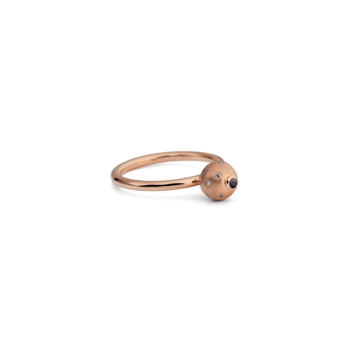 Gold Ring with Sapphire and Diamonds "Poppy"