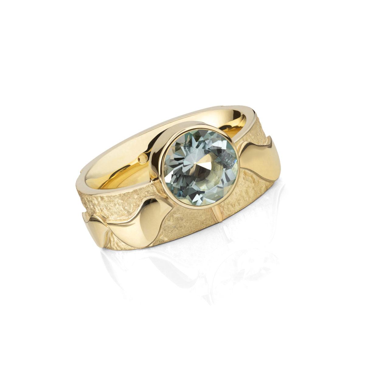 Yellow Gold Individual Ring with Aquamarine - Image 2