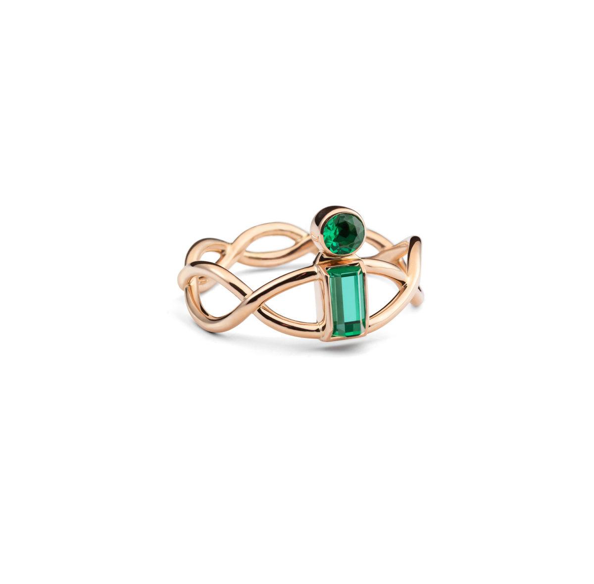 Yellow Gold Ring with Emerald Letter "i"